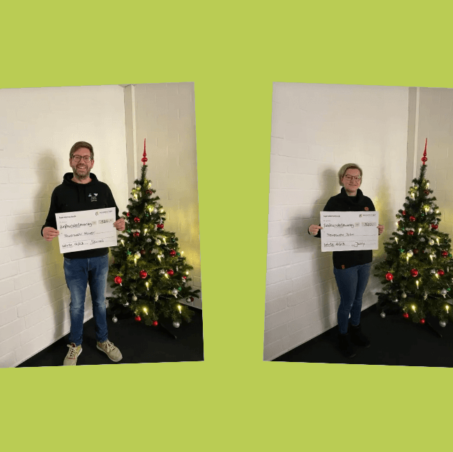 Spendenaktion mit Scheck